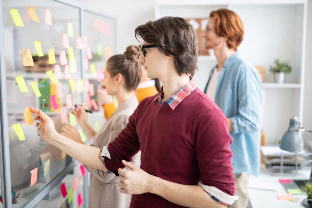 Wir haben es schwarz auf weiß: Unsere professionelle Digitalisierung sind der Qualitäts-Maßstab für den Bildungsmarkt