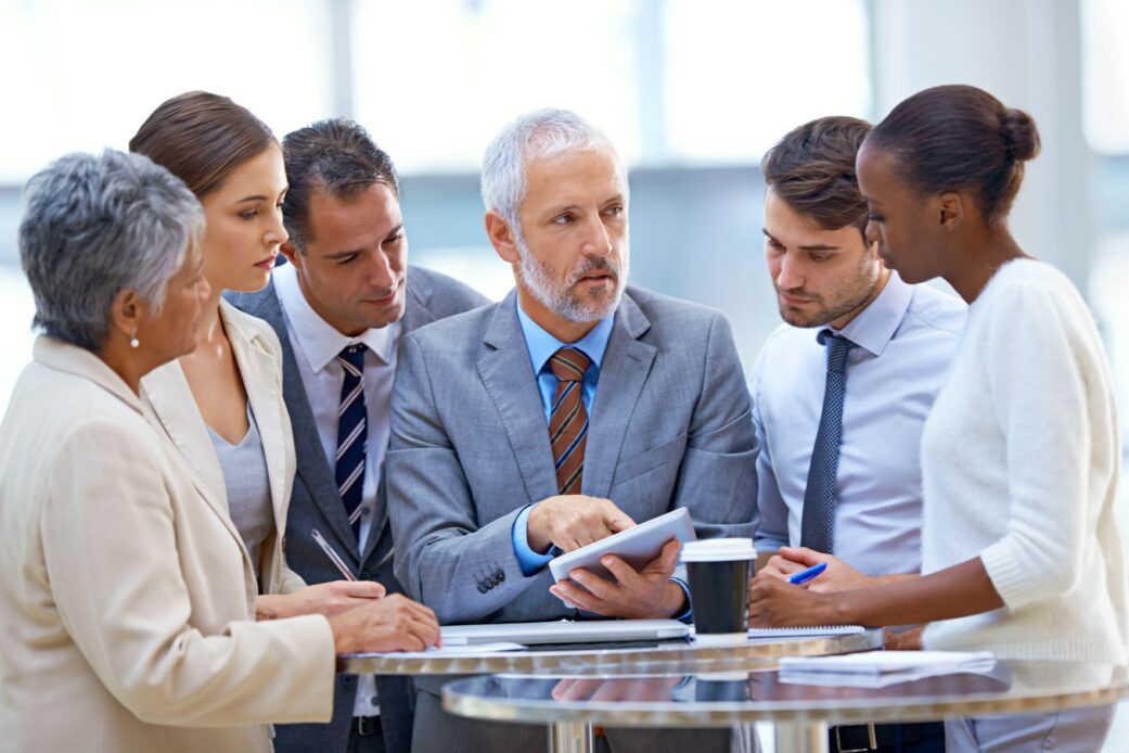 Mitarbeiterbindung durch gute Führung – Kompakttraining GmbH & Co. KG hilft in NRW und Hessen